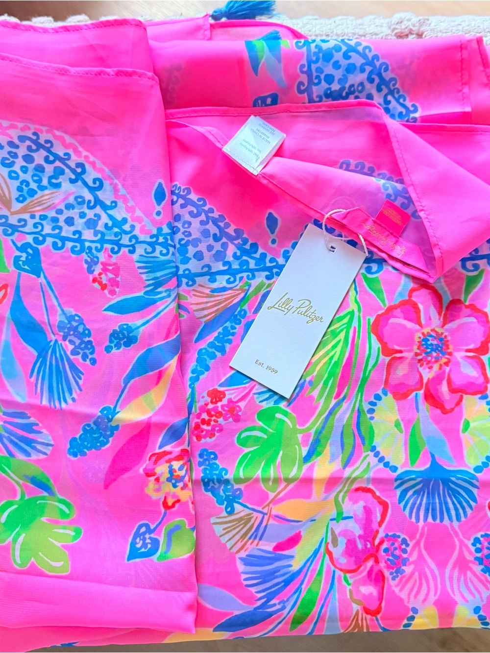 New LILLY PULITZER Pareo Havana Pink
"CASA JAGUAR"